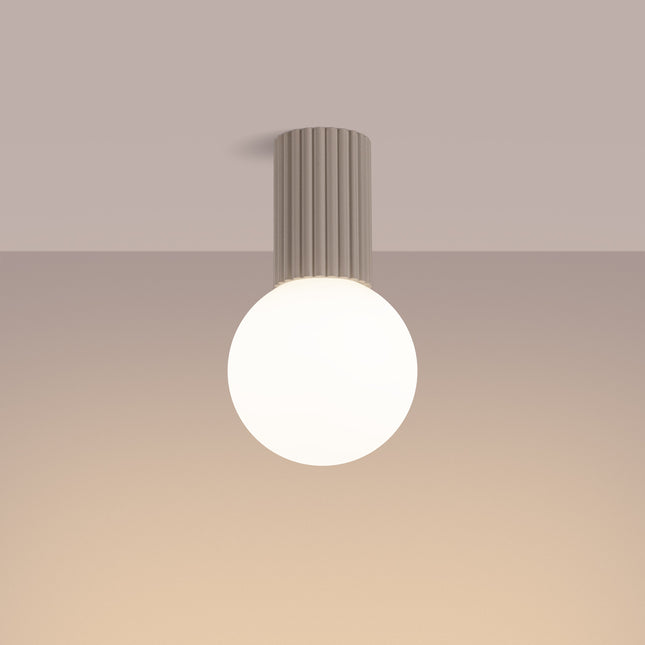 Plafonnier Halo taupe IP44, cylindre nervuré en aluminium et globe en verre opalin, vue 3
