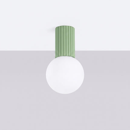 Plafonnier Halo vert sauge IP44, vue en situation sur fond clair