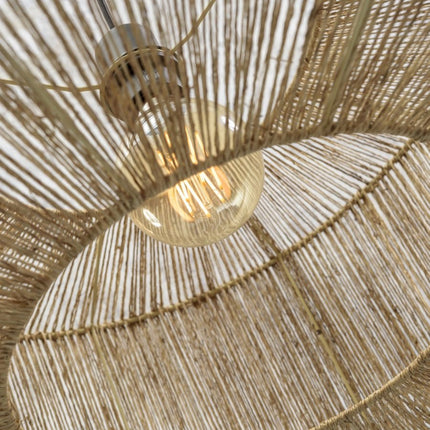Détail du fond ajouré et de la fixation au plafond du plafonnier Iguazu en jute