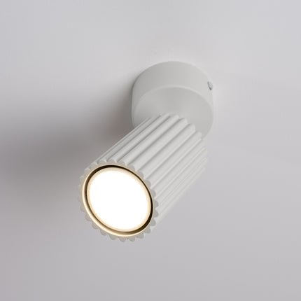 Plafonnier Oslo 1 Spot Orientable en Aluminium Cannelé Blanche, vue de détail