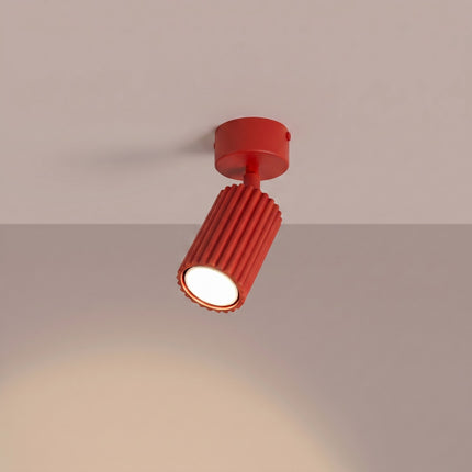Plafonnier Oslo 1 spot orientable rouge vif, lumière allumée