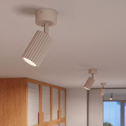 Plafonnier Oslo 1 Spot Orientable en Aluminium Cannelé Taupe, mise en situation 3