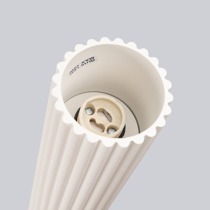 Plafonnier Oslo 10 beige en aluminium strié, luminaire compact pour plafond au style bohème et chaleureux