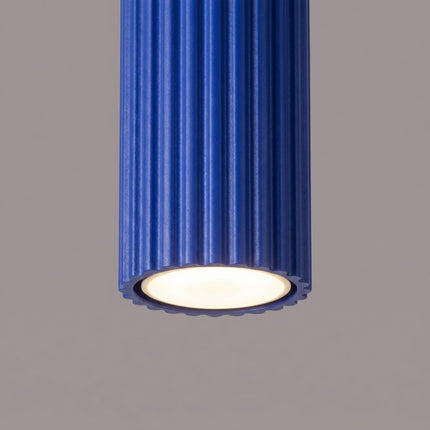 Plafonnier Oslo 10 Bleu Outremer en Aluminium Nervuré, vue de détail