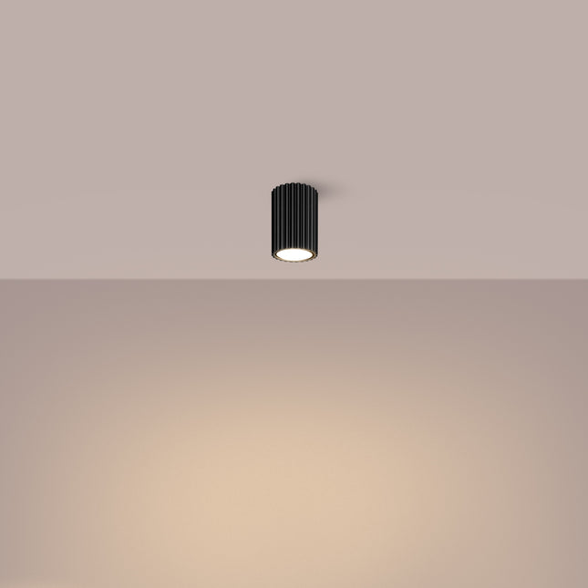 Plafonnier Oslo 10 noir en aluminium strié mat, luminaire compact au style graphique pour plafond