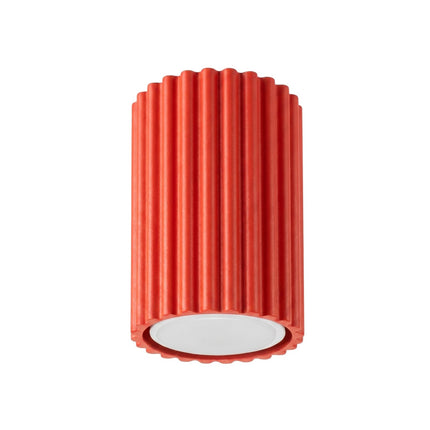 Plafonnier Oslo 10 Rouge Vif en Aluminium Nervuré, packshot sur fond blanc