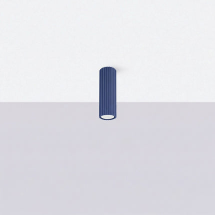 Plafonnier Oslo 20 bleu outremer, vue en situation sur fond clair