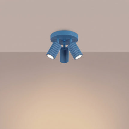 Plafonnier Oslo 3 spots orientables bleu azur, lumière allumée