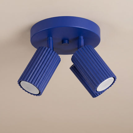 Plafonnier Oslo 3 Spots Orientables Aluminium Bleu Outremer, packshot de trois quarts