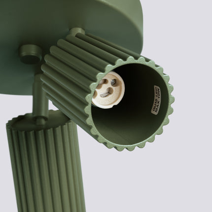 Plafonnier Oslo Vert, autre angle de présentation sur fond blanc