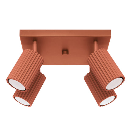 Plafonnier Oslo 4 en aluminium rouge ocre, vue de face avec ses quatre spots orientables nervurés