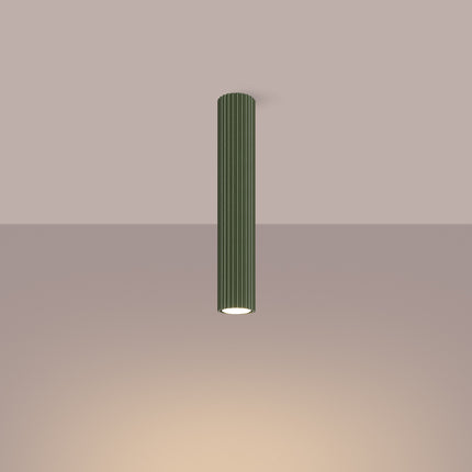 Plafonnier Oslo 40 vert olive en aluminium cannelé, luminaire de plafond nature, en situation dans un couloir