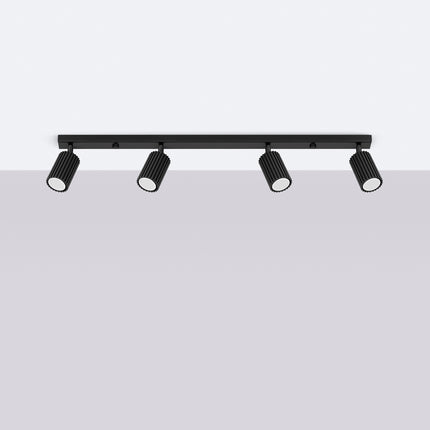 Plafonnier Oslo 4L noir fixé au plafond, éclairage GU10 orientable pour une pièce lumineuse et minimaliste.