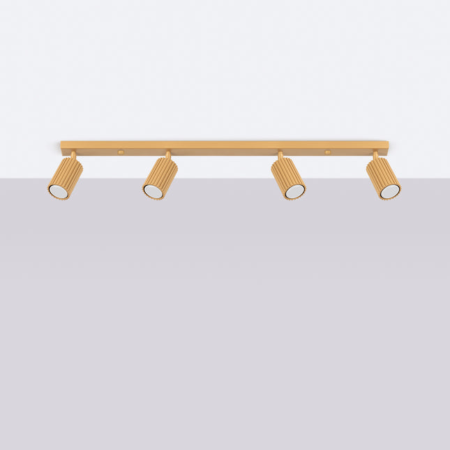 Plafonnier Oslo 4L or fixé au plafond, éclairage GU10 orientable pour une pièce lumineuse et minimaliste.