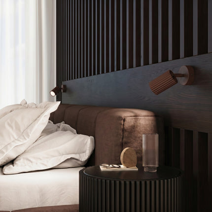 Plafonnier Oslo barre 2 spots orientables 30 cm brun chocolat dans un intérieur contemporain