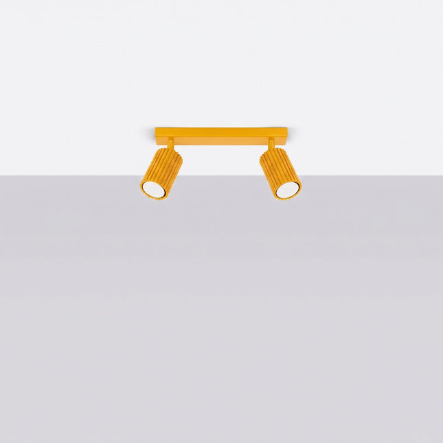 Plafonnier Oslo barre 2 spots orientables 30 cm jaune ambré, vue en situation sur fond clair