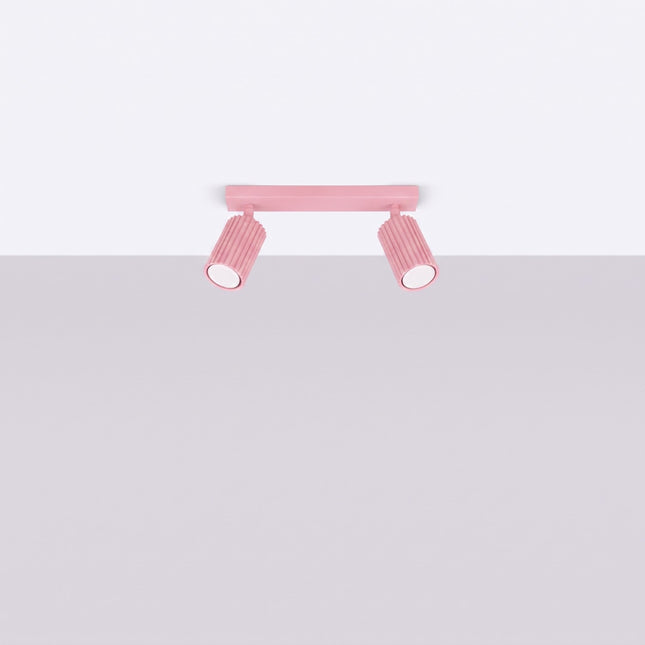 Plafonnier Oslo barre 2 spots orientables 30 cm rose poudré, vue en situation sur fond clair
