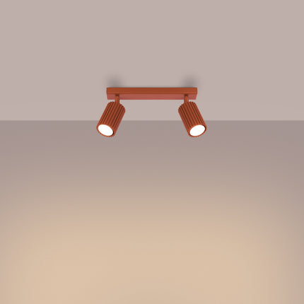 Plafonnier Oslo barre 2 spots orientables 30 cm rouge ocre, lumière allumée