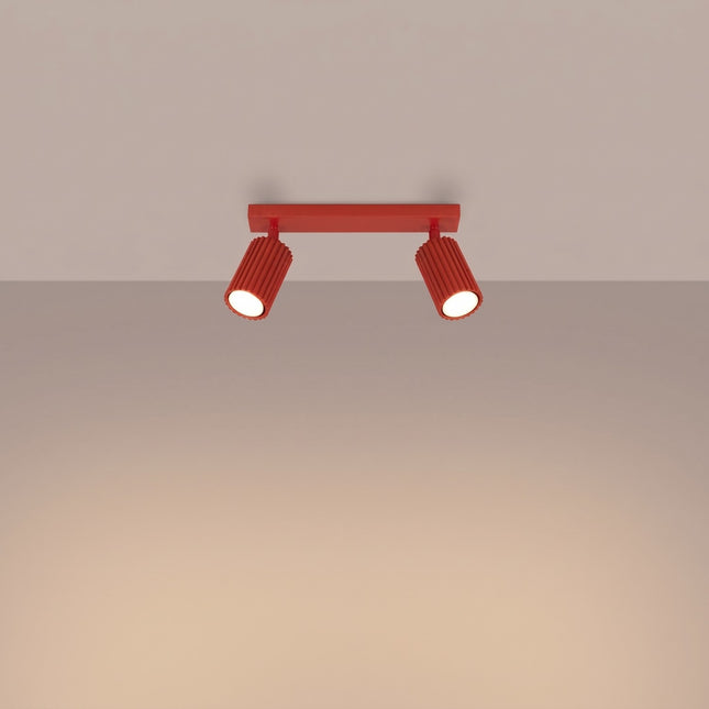 Plafonnier Oslo barre 2 spots orientables 30 cm rouge vif, lumière allumée
