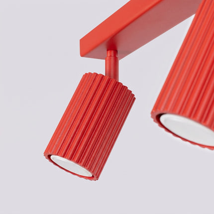 Plafonnier Oslo barre 2 spots orientables 30 cm rouge vif, détail des cannelures
