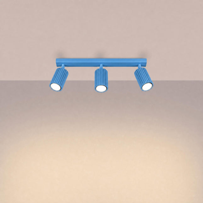 Plafonnier Oslo barre 3 spots orientables 45 cm bleu ciel, lumière allumée