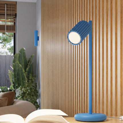 Plafonnier Oslo barre 3 spots orientables 45 cm bleu ciel dans un intérieur contemporain