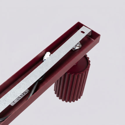 Plafonnier Oslo barre 3 spots orientables 45 cm bordeaux, vue de détail