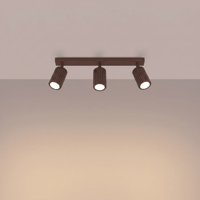 Plafonnier Oslo barre 3 spots orientables 45 cm brun chocolat, lumière allumée