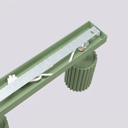 Plafonnier Oslo barre 3 spots orientables 45 cm vert sauge, détail de la fixation