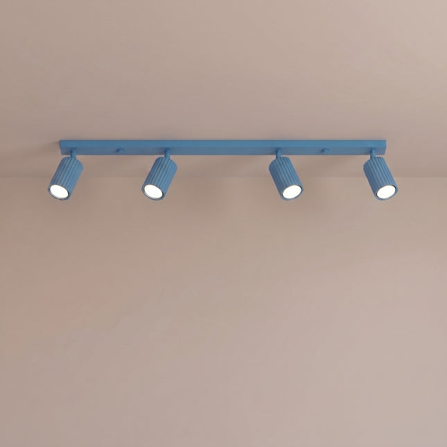 Plafonnier Oslo barre 4 spots orientables 81 cm bleu azur, lumière allumée