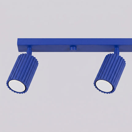 Plafonnier Oslo Barre 4 Spots Orientables 81 cm en Aluminium Bleu Outremer, vue de détail