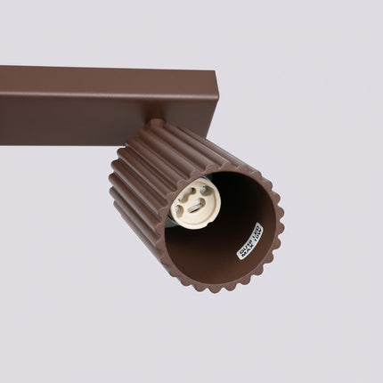 Plafonnier Oslo Barre 4 Spots Orientables 81 cm en Aluminium Brun Chocolat, packshot de trois quarts