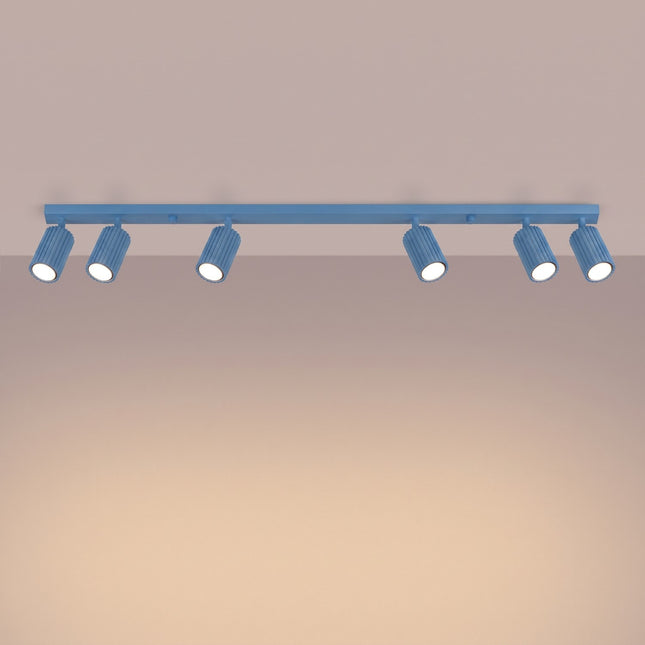 Plafonnier Oslo barre 6 spots orientables 117 cm bleu ciel, lumière allumée