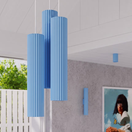 Plafonnier Oslo barre 6 spots orientables 117 cm bleu ciel dans un intérieur contemporain