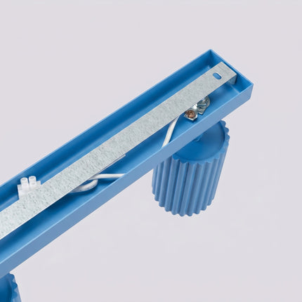 Plafonnier Oslo barre 6 spots orientables 117 cm bleu ciel, vue de détail