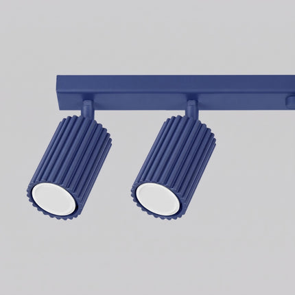 Plafonnier Oslo barre 6 spots orientables 117 cm bleu outremer, détail des cannelures