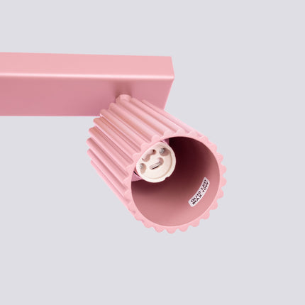 Plafonnier Oslo barre 6 spots orientables 117 cm rose poudré, mécanisme et platine de montage