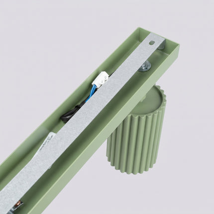 Plafonnier Oslo barre 6 spots orientables 117 cm vert sauge, vue de détail