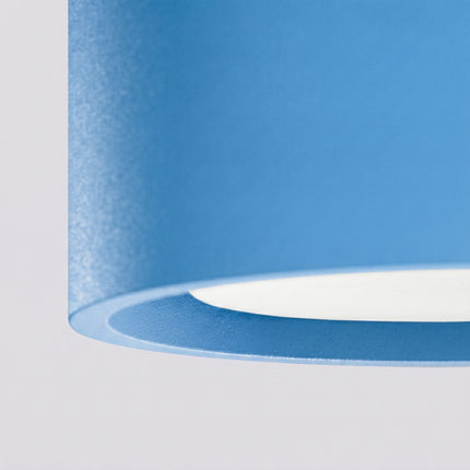 Plafonnier Pastille bleu azur, packshot de trois quarts