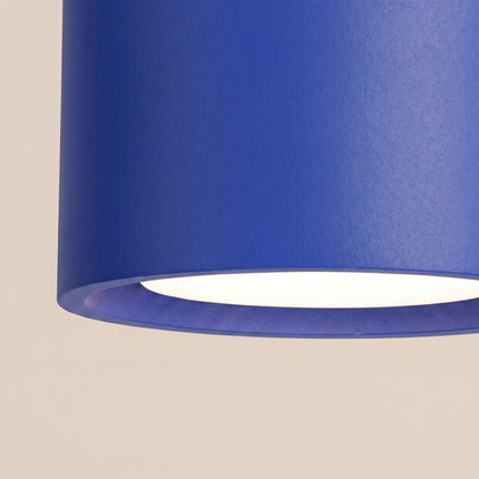 Plafonnier Pastille bleu outremer, vue de détail