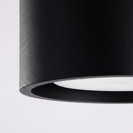 Plafonnier Pastille noir, packshot de trois quarts