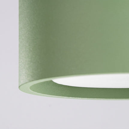 Plafonnier Pastille vert sauge, packshot de trois quarts