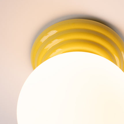 plafonnier perle céramique jaune ambré ip44, vue de détail
