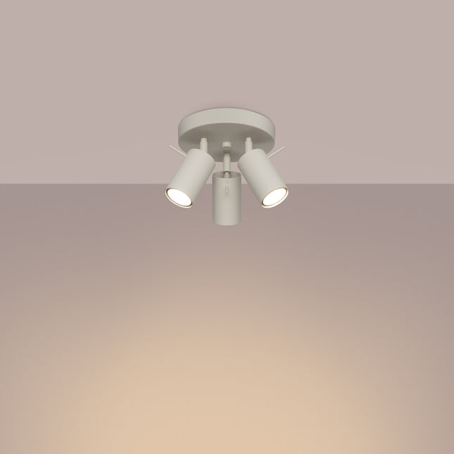 plafonnier rond 3 spots orientables beige, lumière allumée