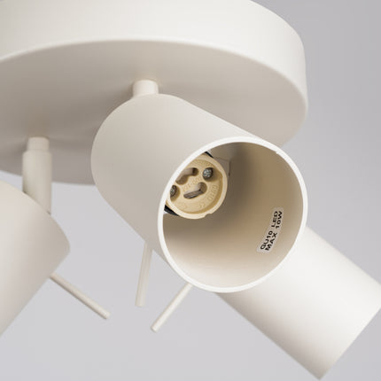plafonnier rond 3 spots orientables beige, packshot de trois quarts