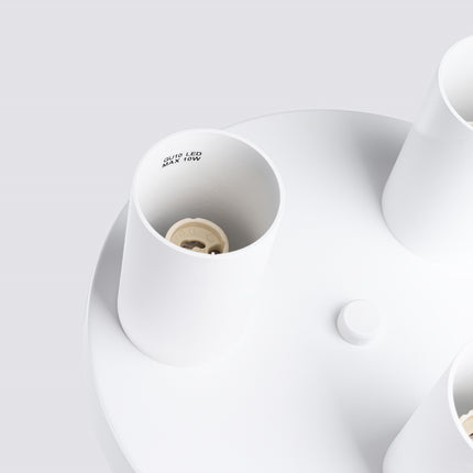 plafonnier rond 3 tubes blanc, packshot de trois quarts