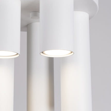 plafonnier rond 5 tubes cascade blanc, vue sur fond coloré