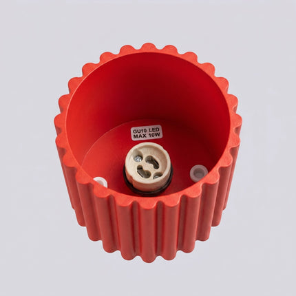 Plafonnier Spot Aura Aluminium Cannelé Rouge Vif (GU10), packshot de trois quarts