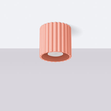 Plafonnier spot Aura pêche cannelé installé au plafond, luminaire cylindrique compact