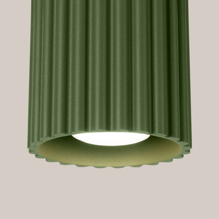 Intérieur du plafonnier Aura vert olive montrant la douille GU10 et l'étiquette 10W LED